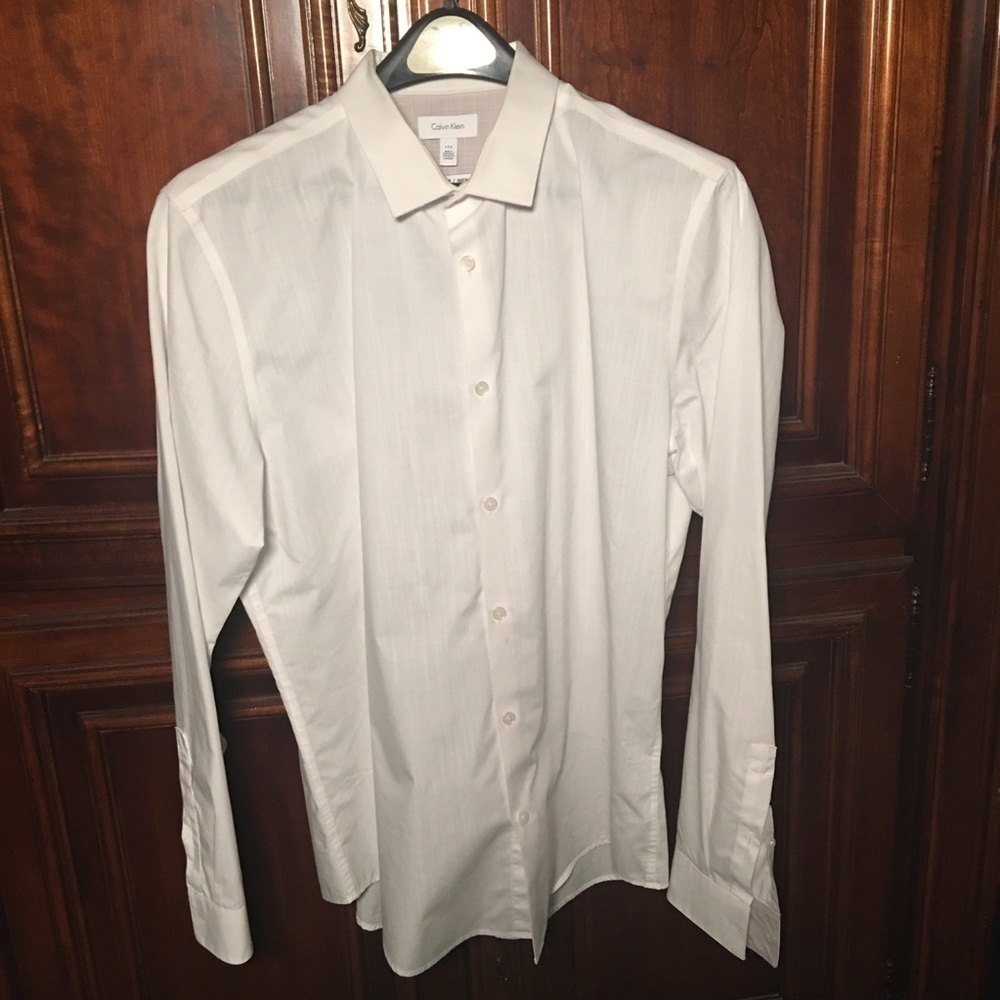 Calvin Klein Infinite Cool Men’s Shirt White Button up  Size Slim Fit Large